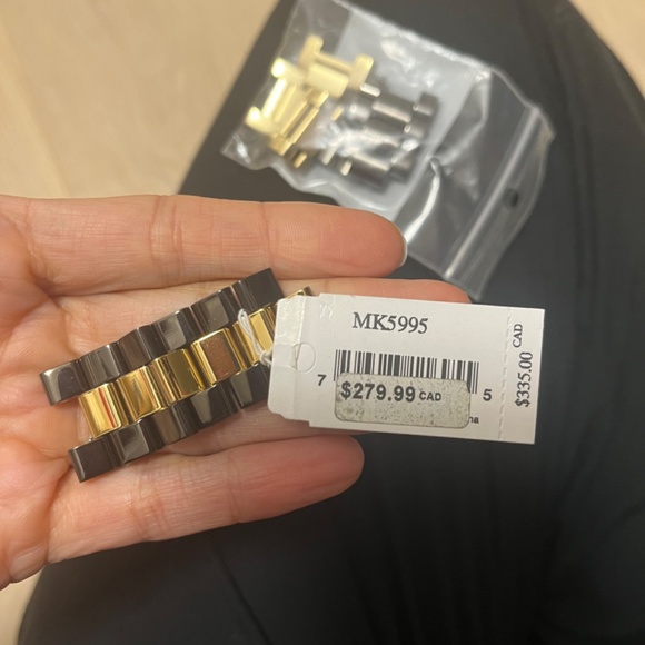 Michael Kors Watch - Picture 5 of 5